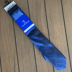 New Apt 9 Blue Paisley Tie with Pocket Square